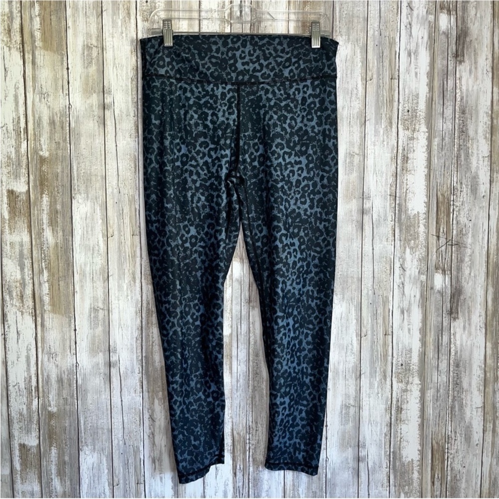 ZYIA Stone Leopard Scrunchy Light N Luxe Leggings - Picture 2 of 10